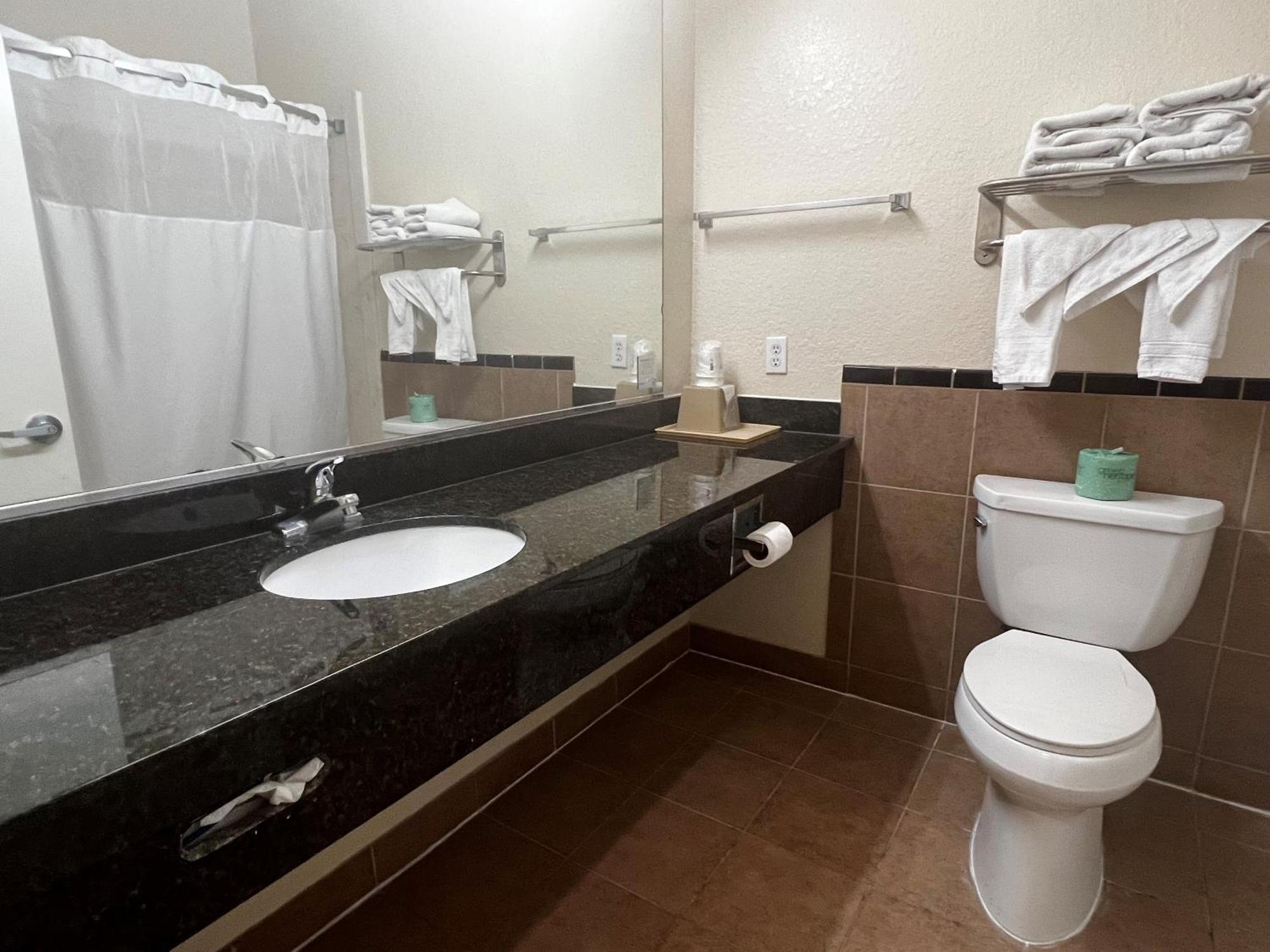Super 8 By Wyndham Brookshire Tx Hotel Buitenkant foto